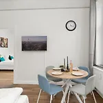Homey - Im Viertel Mit Parkplatz Apartmán