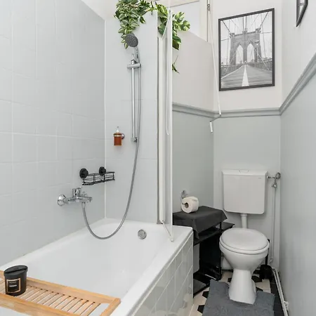 Homey - Im Viertel Mit Parkplatz Appartamento *