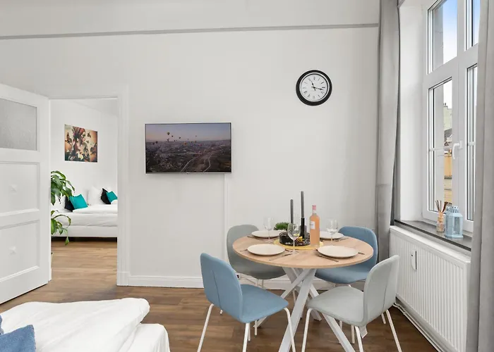 Homey - Im Viertel Mit Parkplatz Apartamento