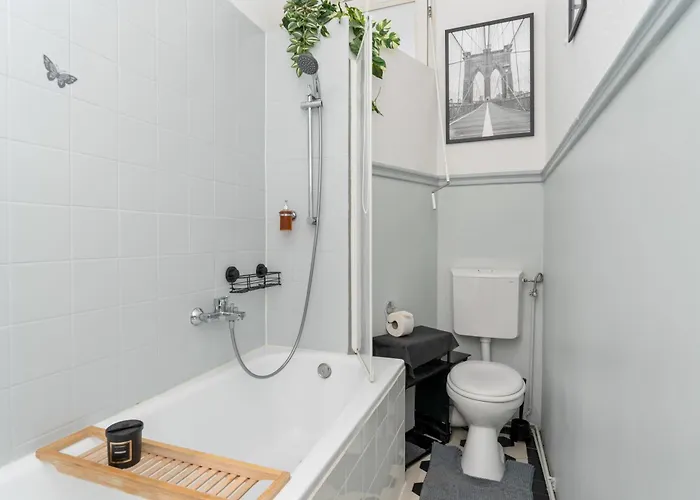 Homey - Im Viertel Mit Parkplatz Apartament *